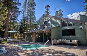 حمّام سباحة مُدفَّأ