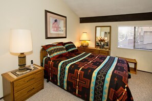 2 bedrooms, WiFi, bed sheets - St Anton Condos #24 (2-Bedroom) with Pool by RedAwning (Mammoth Lakes)