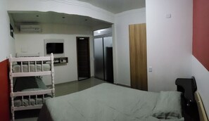 1 quarto, Wi-Fi de cortesia, roupa de cama