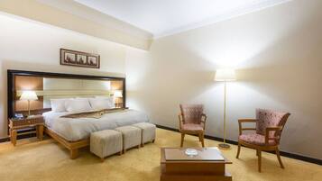 Minibar, in-room safe, free WiFi