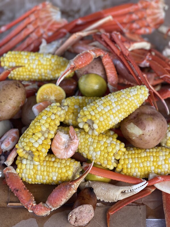 Food and drink - Nature's Beauty on the POND (Florahome)