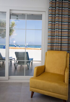 Premium bedding, in-room safe, blackout drapes, travel crib - MOJO TEL BEACH (Erdemli)