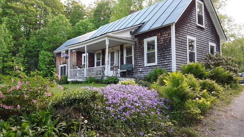 Classic, cozy farmhouse in the 4 season playground of VT's prettiest town!