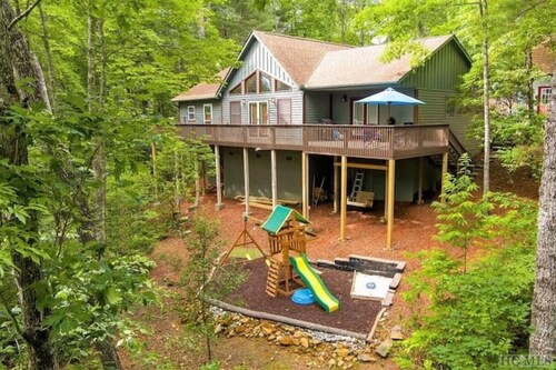 Sapphire Mountain Secluded Hideaway