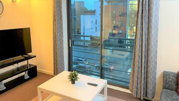 City Apartment, 2 Bedrooms | Living area