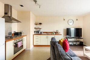 City Apartment, 2 Bedrooms | Living area - Mosh Homes 01 (Salford)