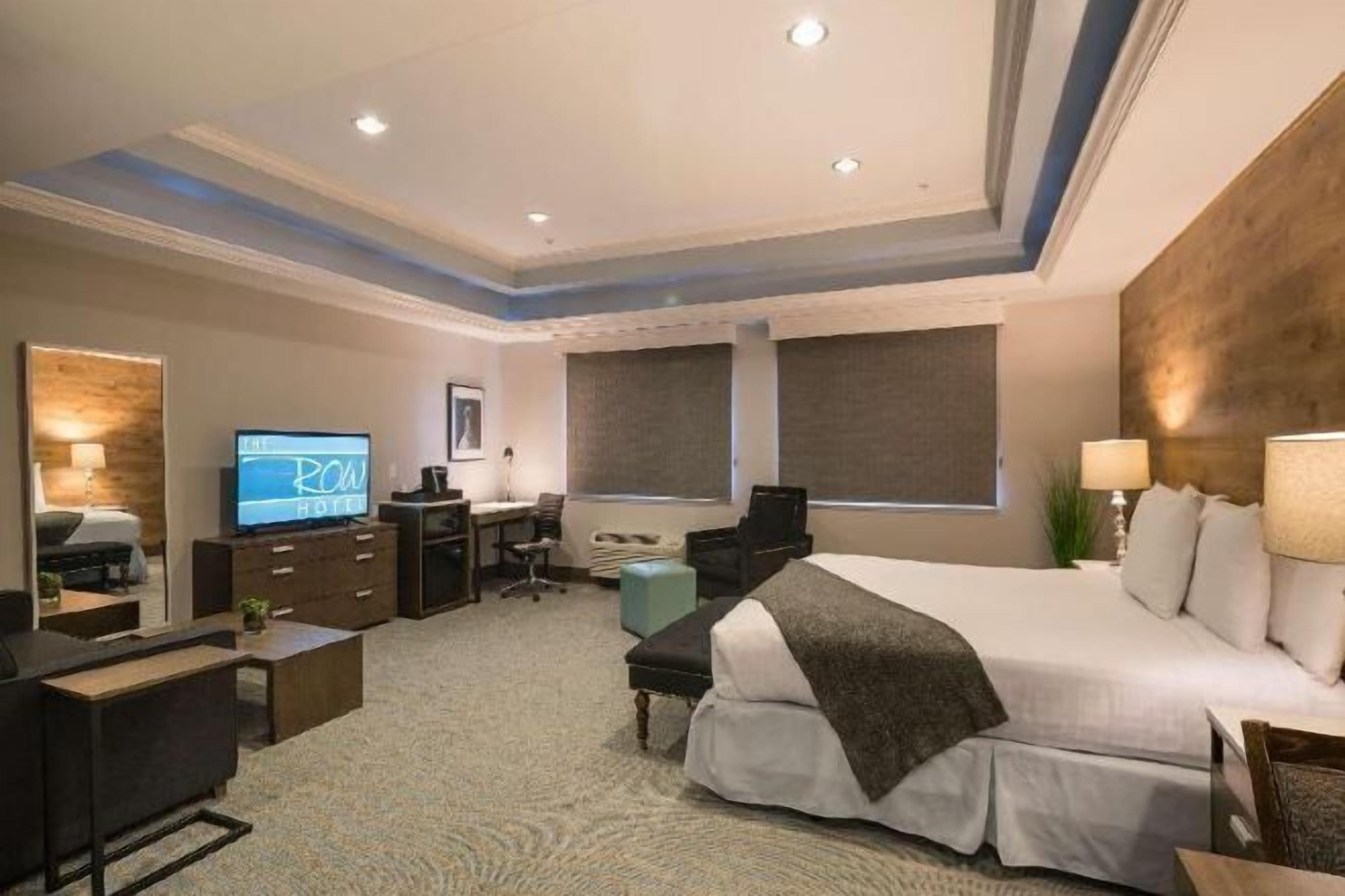 Camas con efecto memoria, decoración personalizada y muebles diferentes 