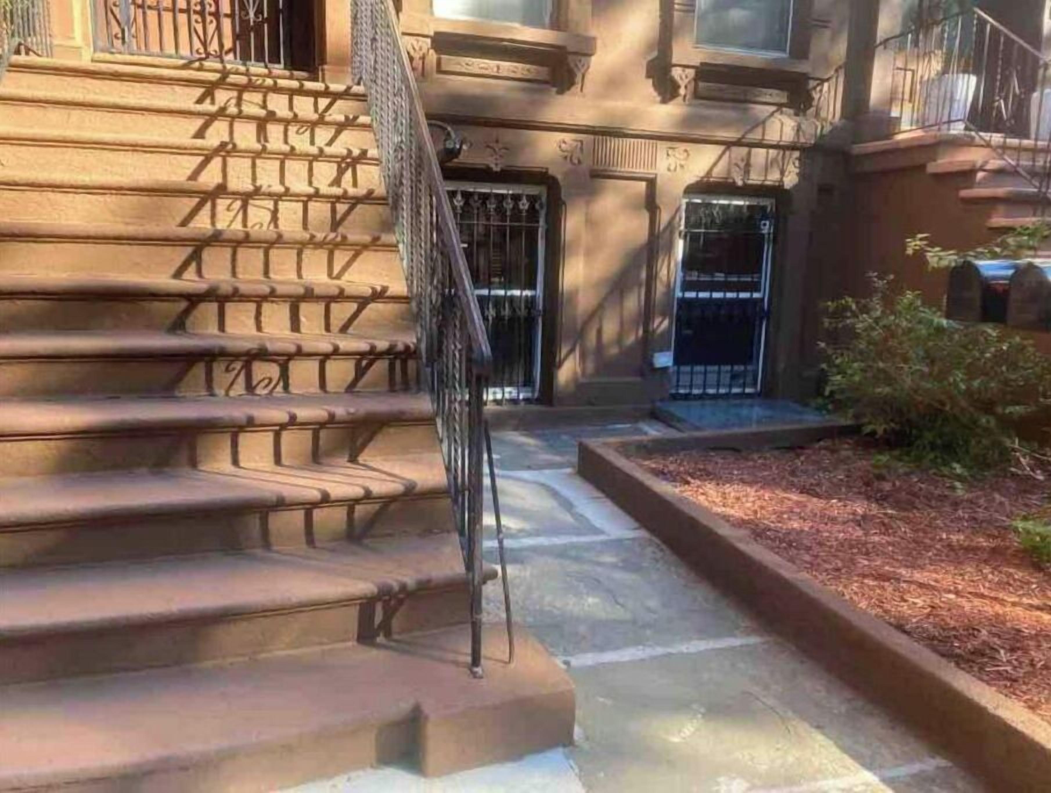 تفاصيل الفندق من الخارج