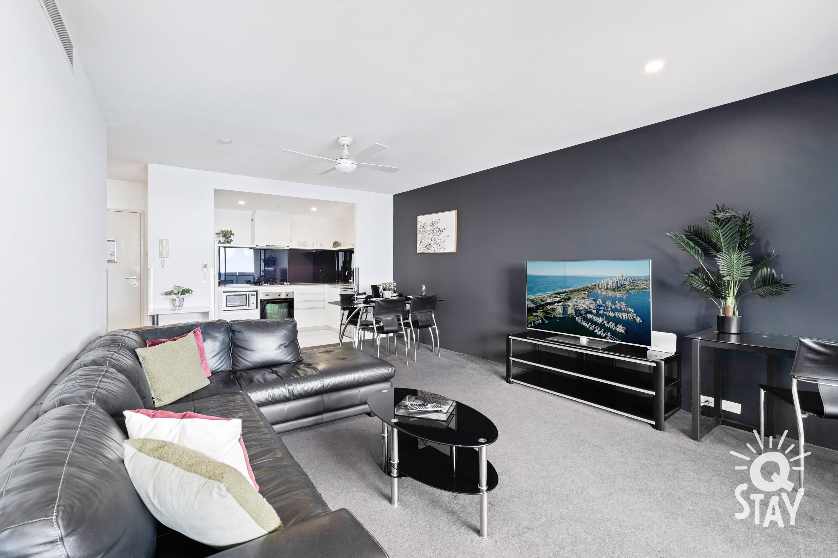 ♦️Circle On Cavill - 1 Bedroom SPA + Study Ocean View — Q Stay