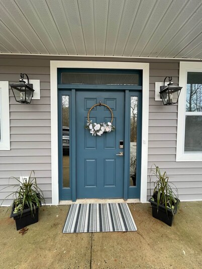 New! Lake House Retreat with Private Dock, Kayaks & Firepit 