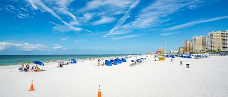 Una playa cerca