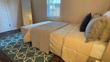 2 bedrooms, iron/ironing board, WiFi, bed sheets