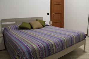 2 chambres, lit parapluie, Wi-Fi gratuit, draps fournis