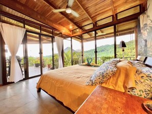 2 bedrooms, WiFi, bed sheets - Romantic Retreat Volcano View! River Trail! (San Carlos Castillo de la Fortuna, El Castillo)