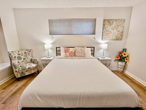 4 makuuhuonetta, memory foam -patjalliset sängyt, silitysrauta/-lauta