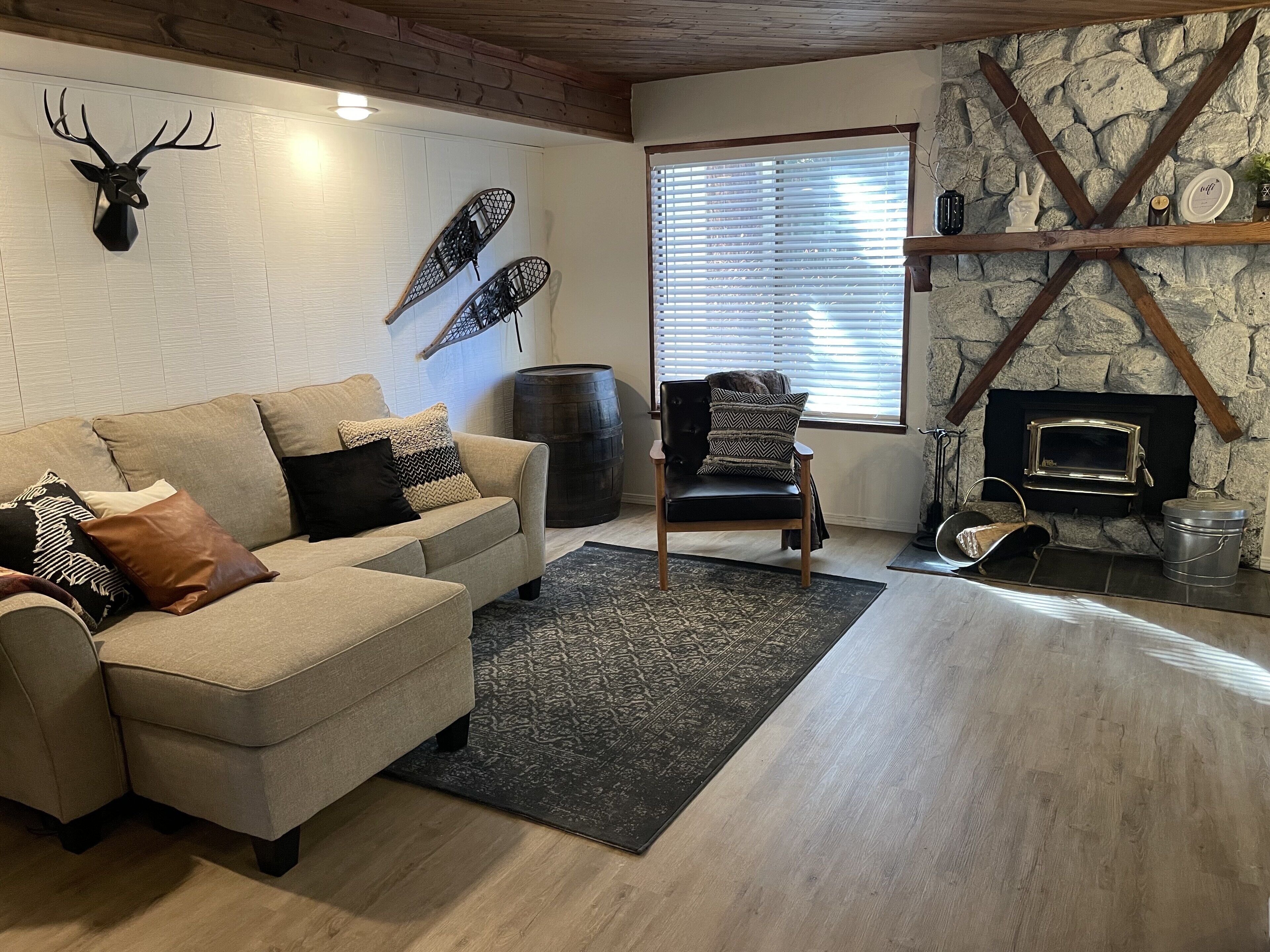 Smart TV, fireplace, video games, table tennis