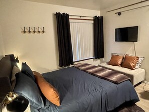 3 chambres, bureau, Wi-Fi, literie fournie