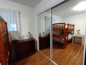 1 bedroom, free WiFi, bed sheets