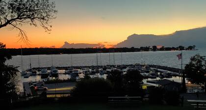5 Bedroom all with Private bath - Home Port Door County