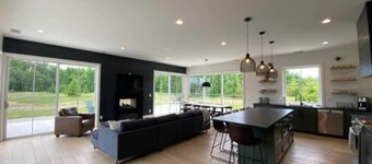 Ellison Bay Family Retreat! 8 bed/6 bath/20 acres