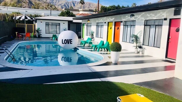 Unclassified image, 1 of 46, button - Art Hotel (Palm Springs)