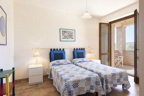 5 chambres, fer et planche à repasser, lit parapluie, Wi-Fi