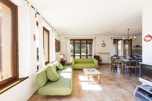 TV - Villa Clemente by MMega (Lucignano)