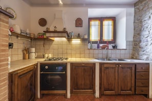 Kühlschrank, Ofen, Herdplatte, Geschirrspüler