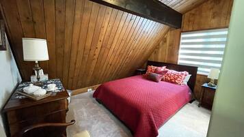 5 bedrooms, desk, free WiFi, bed sheets