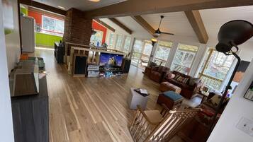 Smart TV, fireplace, DVD player, books