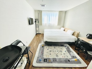 1 dormitorio, escritorio, wifi gratis y ropa de cama