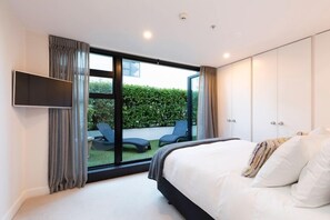 2 bedrooms, iron/ironing board, free WiFi, bed sheets - Exclusive Designer Apartment at Magical Mount Maunganui (Mount Maunganui)