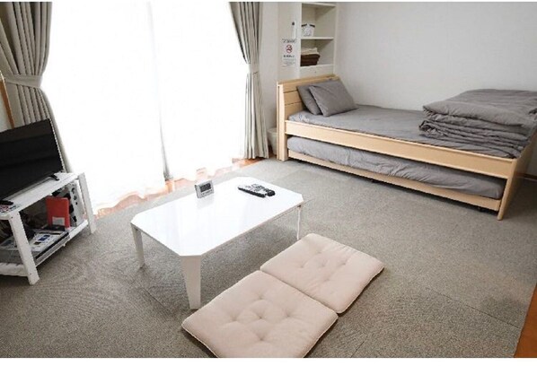 1 bedroom, desk, iron/ironing board, free WiFi