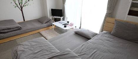 1 bedroom, desk, iron/ironing board, free WiFi