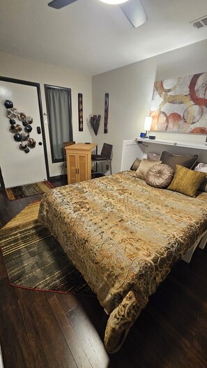 1 makuuhuone, työpöytä, silitysrauta/-lauta, ilmainen Wi-Fi