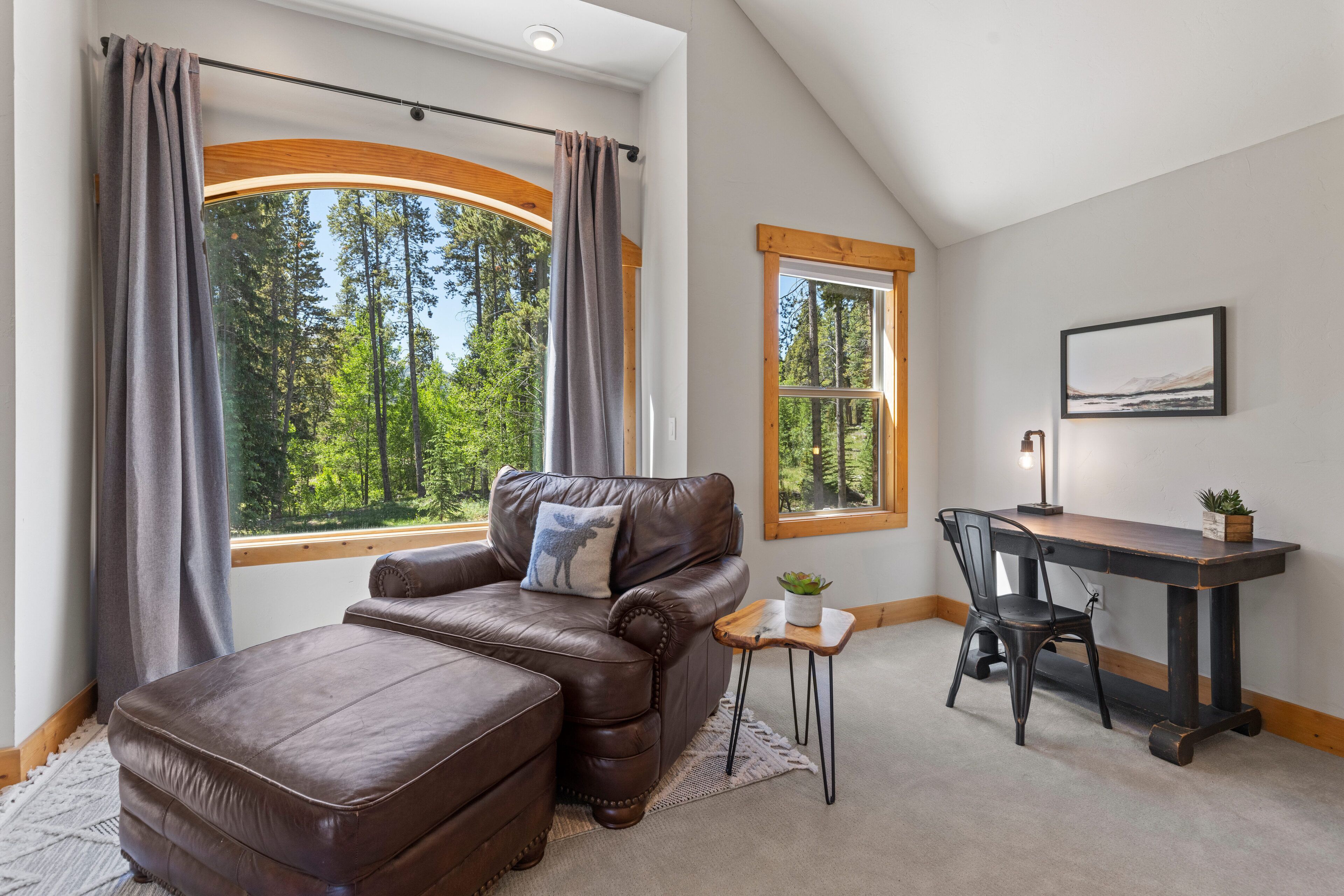 智能電視、壁爐、足球機、乒乓球設施