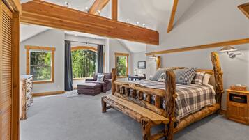 4 bedrooms, desk, iron/ironing board, travel crib