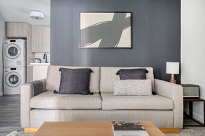 Fernseher, Stereoanlage