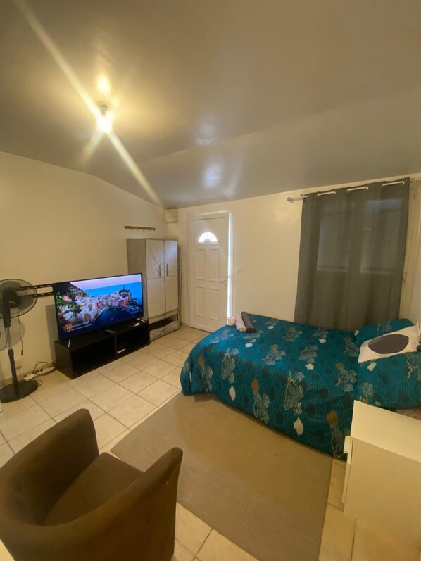 1 bedroom, iron/ironing board, WiFi, bed sheets