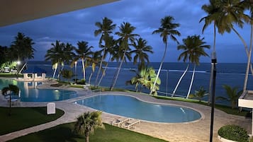 Indoor pool, outdoor pool