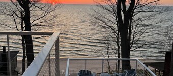 Spectacular Lake Michigan Views/Beach Access from Douglas Lakeshore Beach House 