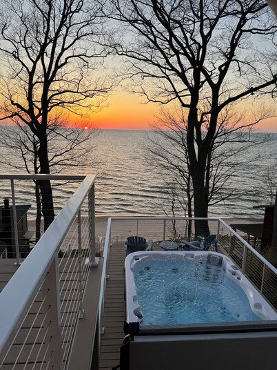 Spectacular Lake Michigan Views/Beach Access from Douglas Lakeshore Beach House 