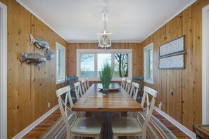 Dining - Spectacular Lake Michigan Views/Beach Access from Douglas Lakeshore Beach House (Douglas)