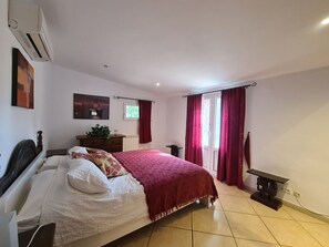 2 habitaciones, tabla de planchar con plancha y wifi gratis 