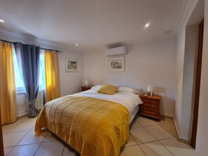 2 bedrooms, iron/ironing board, free WiFi, bed sheets