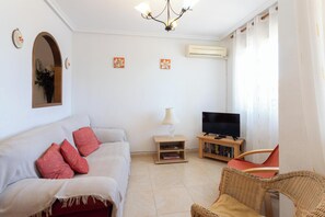 TV, lettore DVD, impianto stereo