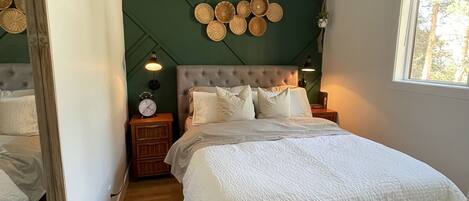 1 slaapkamer, een strijkplank/strijkijzer, wifi, beddengoed