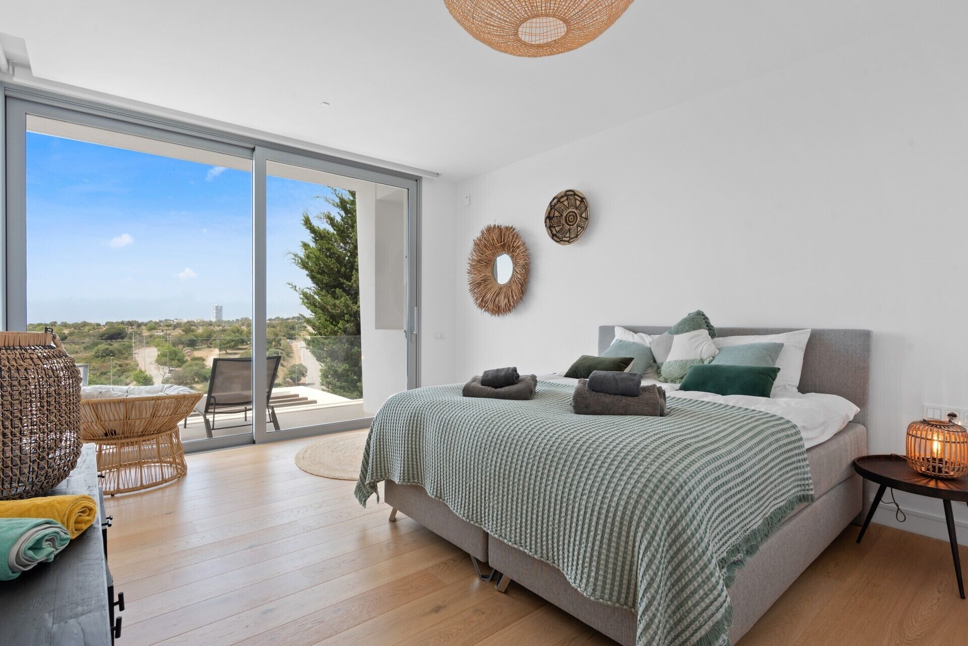 4 habitaciones, tabla de planchar con plancha y wifi gratis 