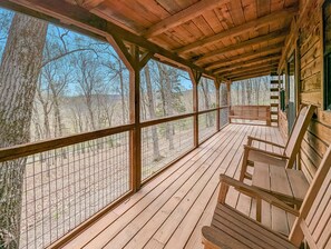 Terrace/patio - Lagniappe Cabin ~ romantic getaway (Mountain View)