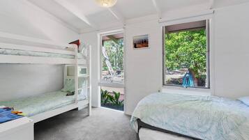 3 bedrooms, iron/ironing board, free WiFi